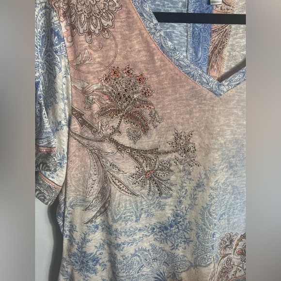 Avenue 22/24 Plus V-Neck Paisley Floral Beaded Embellished Short Sleeve Top - Picture 7 of 8